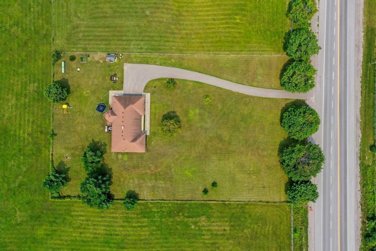 Bowmanville Event Place Екстериор снимка