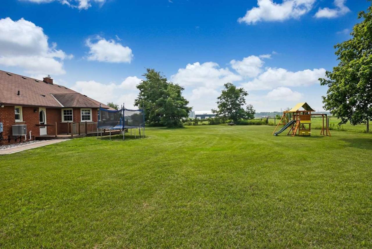 Bowmanville Event Place Екстериор снимка